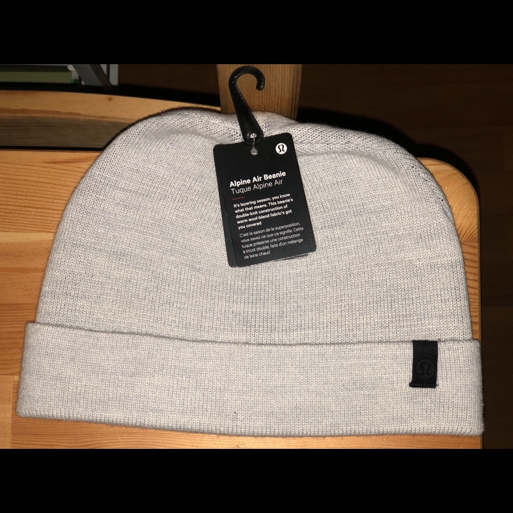 Lululemon Alpine Air Beanie -New